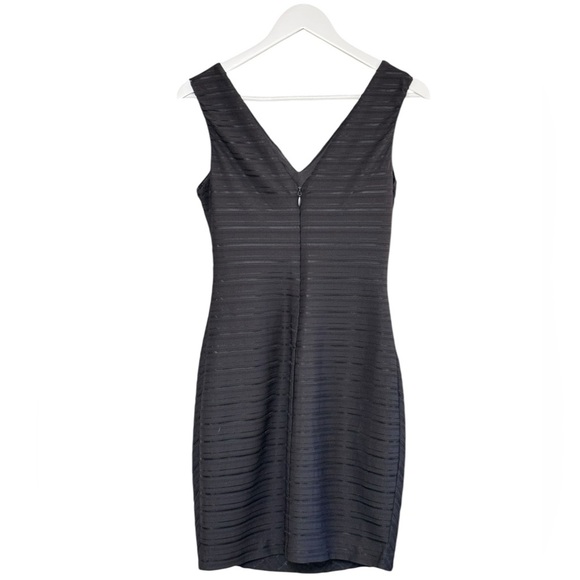 Guess Los Angeles Tonal Chevron V Neck Sheath Little Black Sexy Dress- Size 4 - Picture 8 of 16